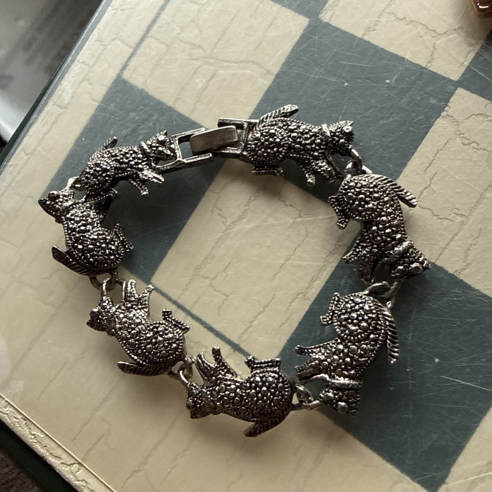 Silver Tone 7” Kitty Cat By The Tail Bracelet 7” Cat Kitten Feline