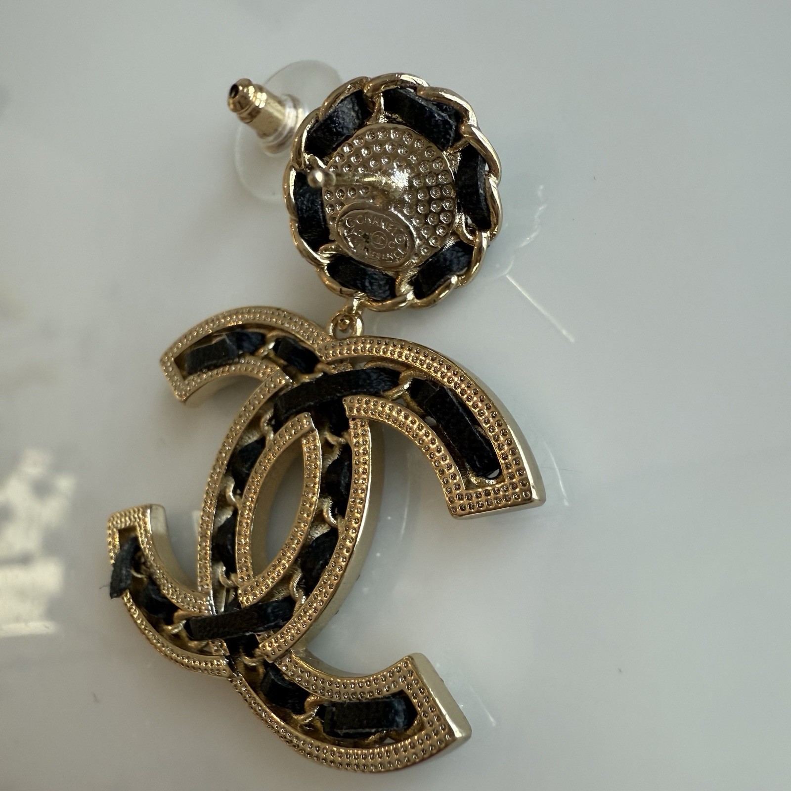 CHANEL CC Logos Round Leather Dangle Pearl Earrings Gold Tone Auth w/Box