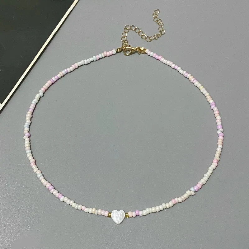 Collar Choker de Concha con Corazón – Cuentas de Vidrio Coloridas, Regalo de