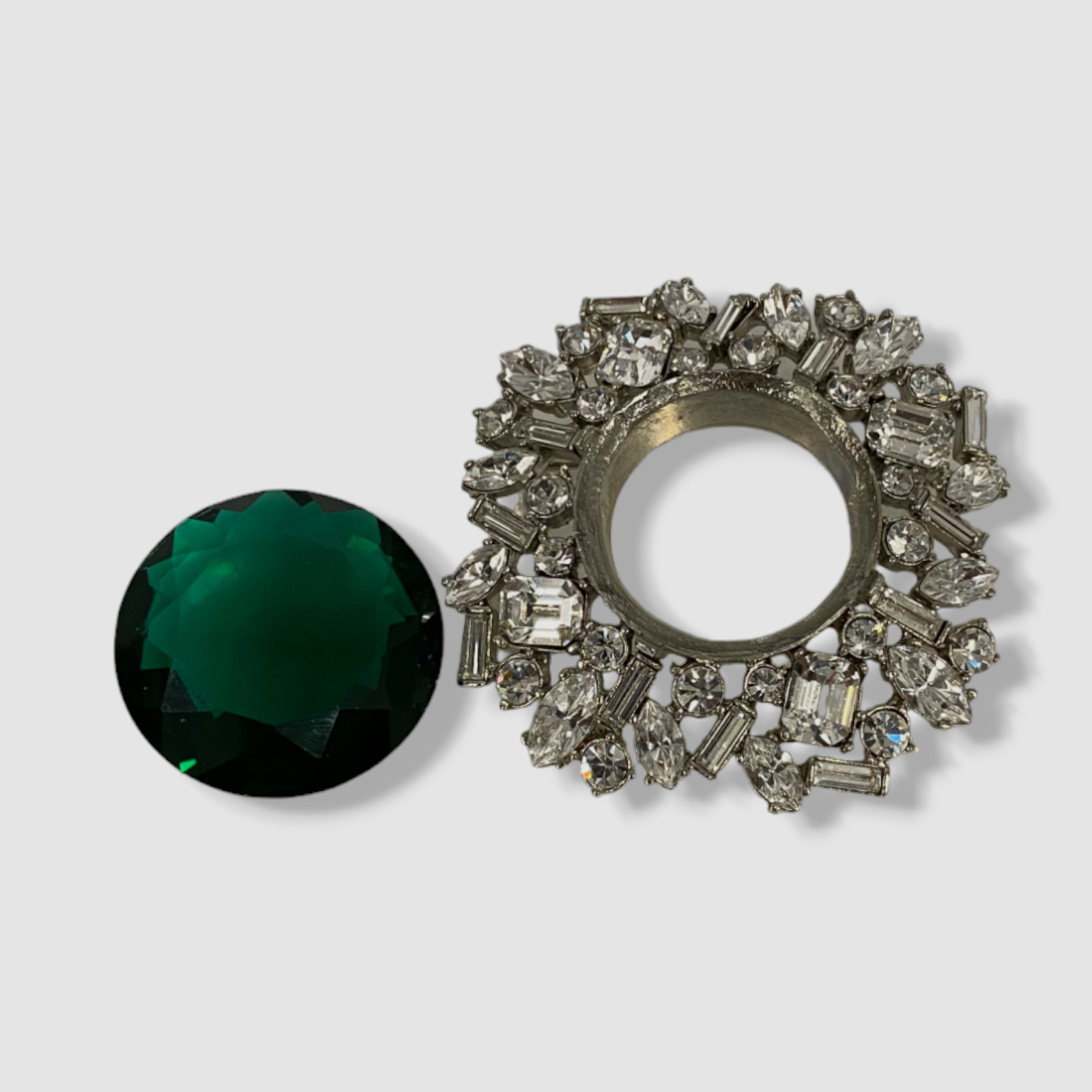 $299 Kenneth Jay Lane Women’s Silver Emerald Centre Brooch