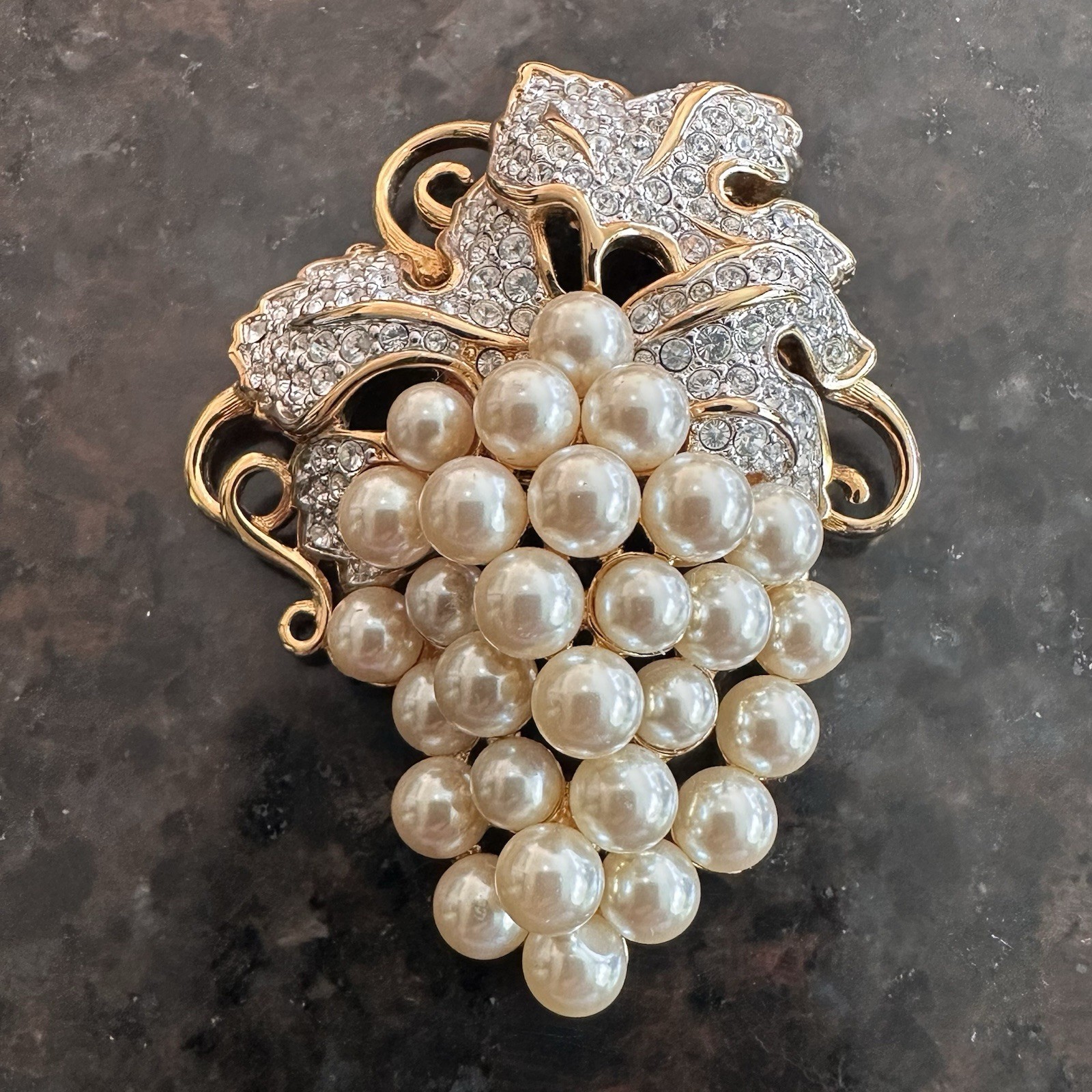 Vtg SWAROVSKI Faux Pearl Rhinestone & 23K Gold Plated Grape Cluster Lg Brooch
