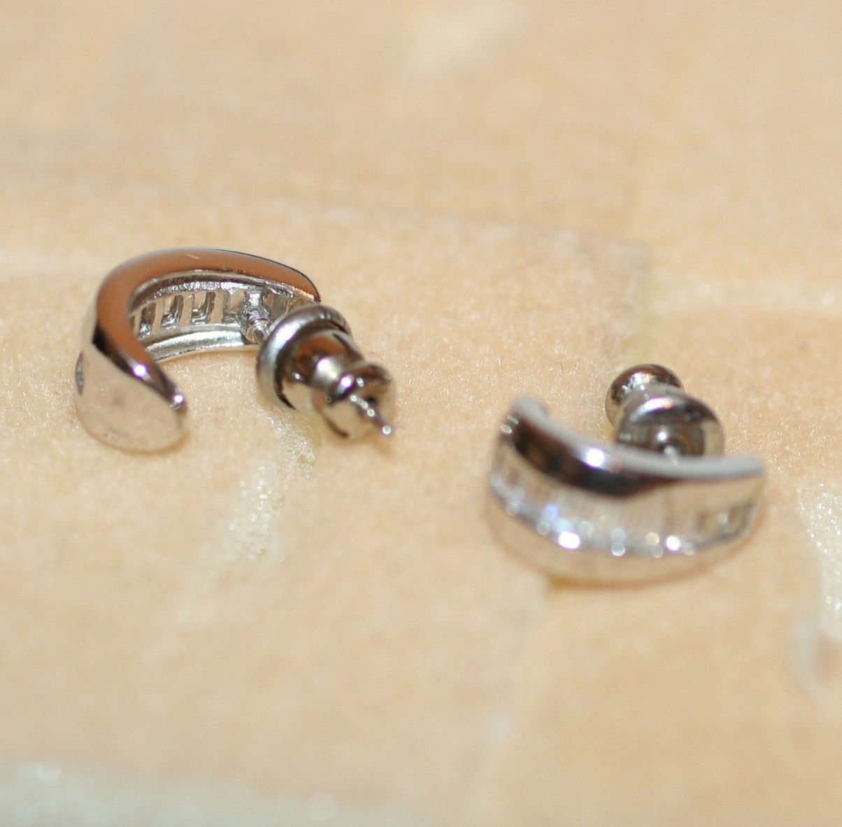 Vtg Cubic Zerconia / Sterling Silver 925 Huggie Hoop Bagette Post Earrings