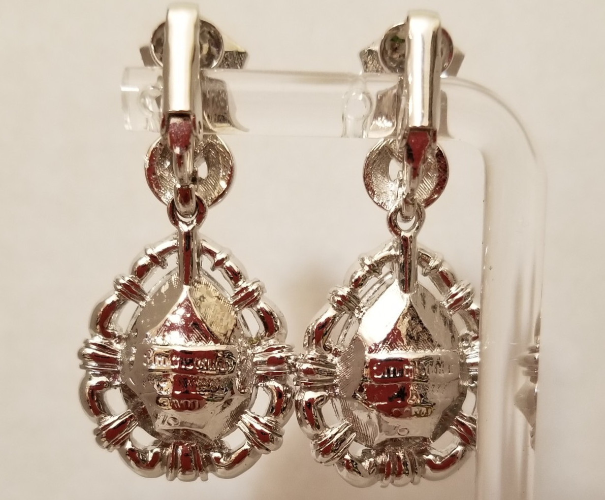Avon Smithsonian Marie Antoinette Pendant 16 1/4” Necklace Clip Earring Set VTG