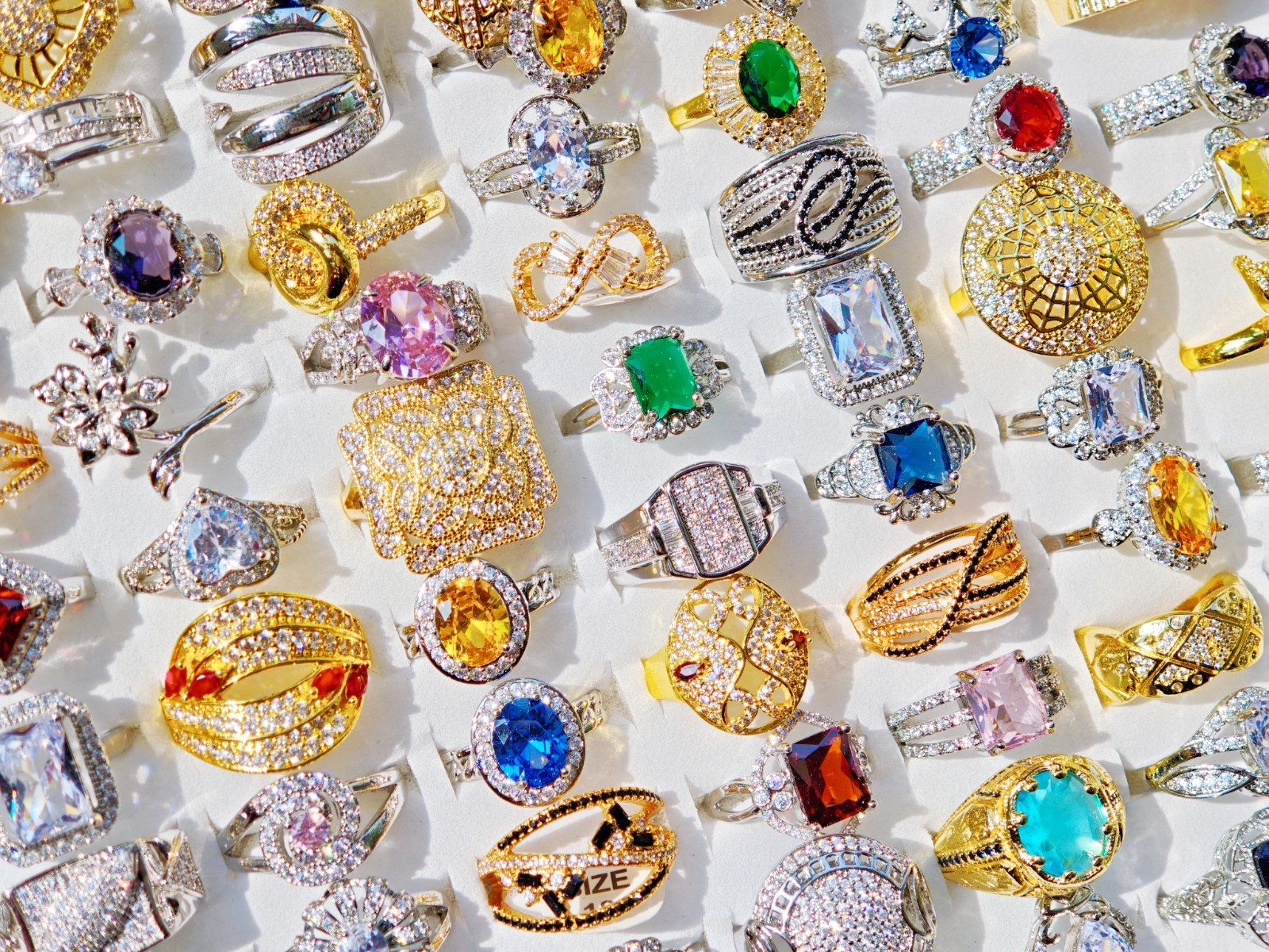 Wholesale 100Pcs Colorful Crystal Mixed Luxury Rings Bulk Finger Band Jewelry
