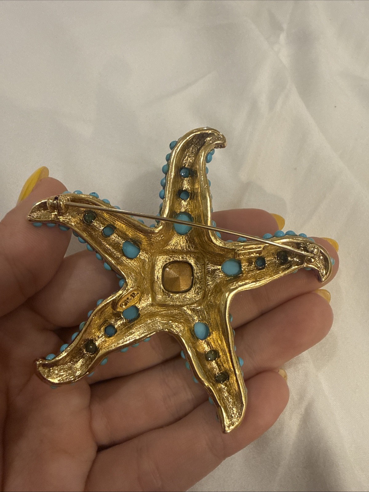 KENNETH JAY LANE, 3″ INCH, GOLD AND TURQUOISE CABOCHONS STARFISH PIN WITH SAP…