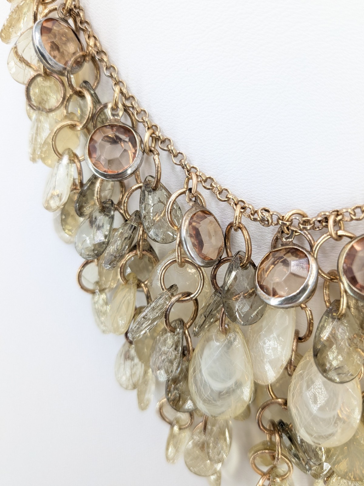 Unsigned Acrylic Leaf Fringe Bib Necklace Clear Cream Mixed Tone 19in 43g Chic