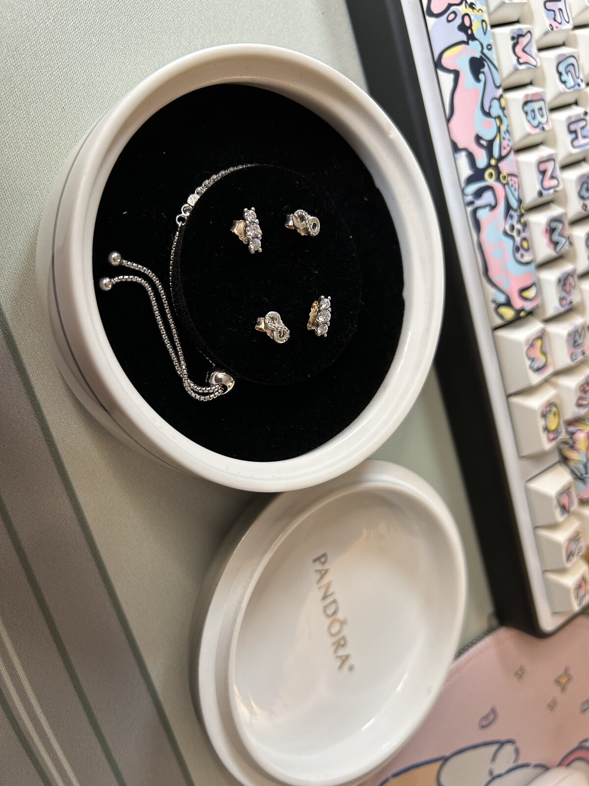 PANDORA Gift set Stud EARRINGS Sparkling bracelet with ceramic jewelry box