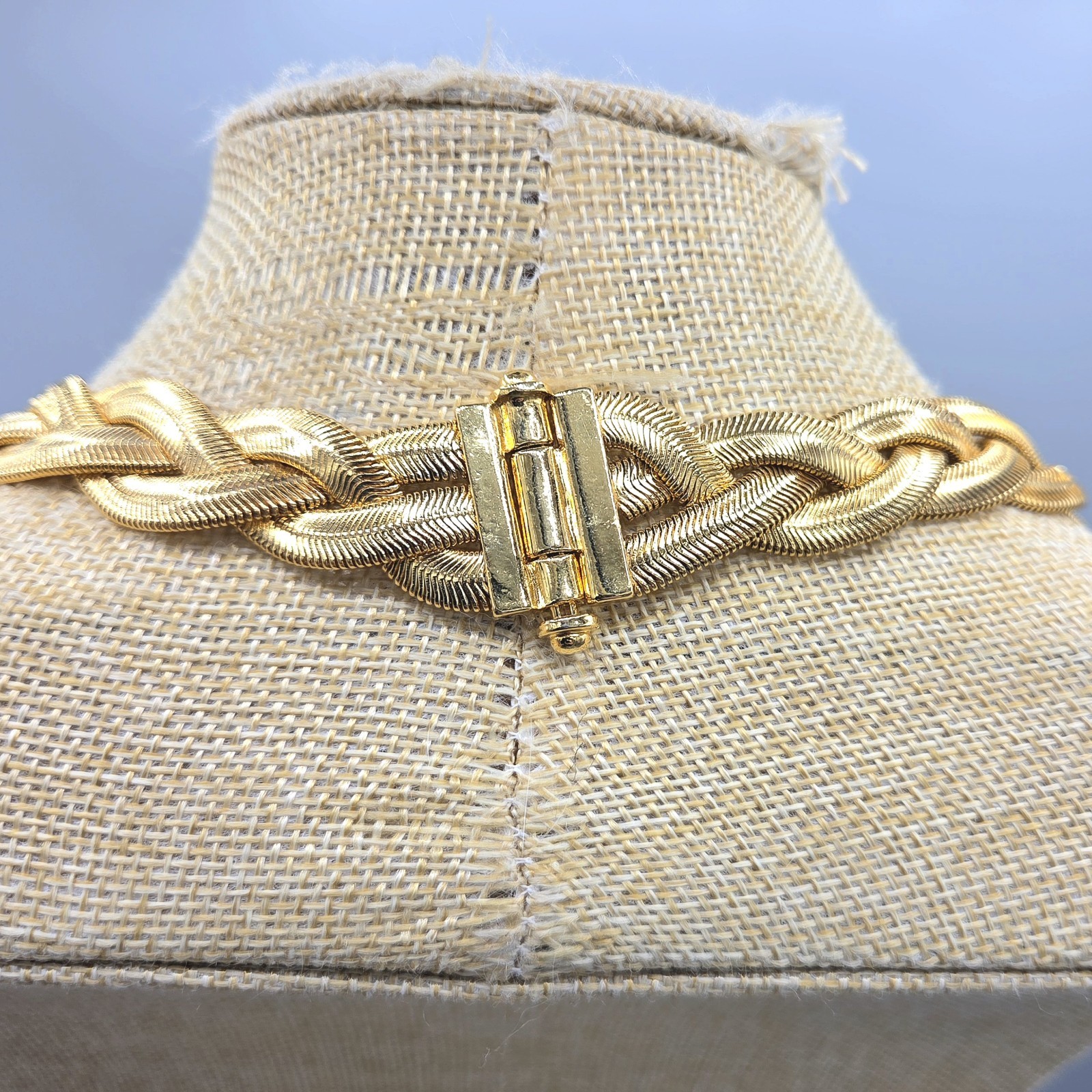 1990’s QVC Linda Dano Signed Gold Tone Triple Omega Chain Braided Necklace 17″