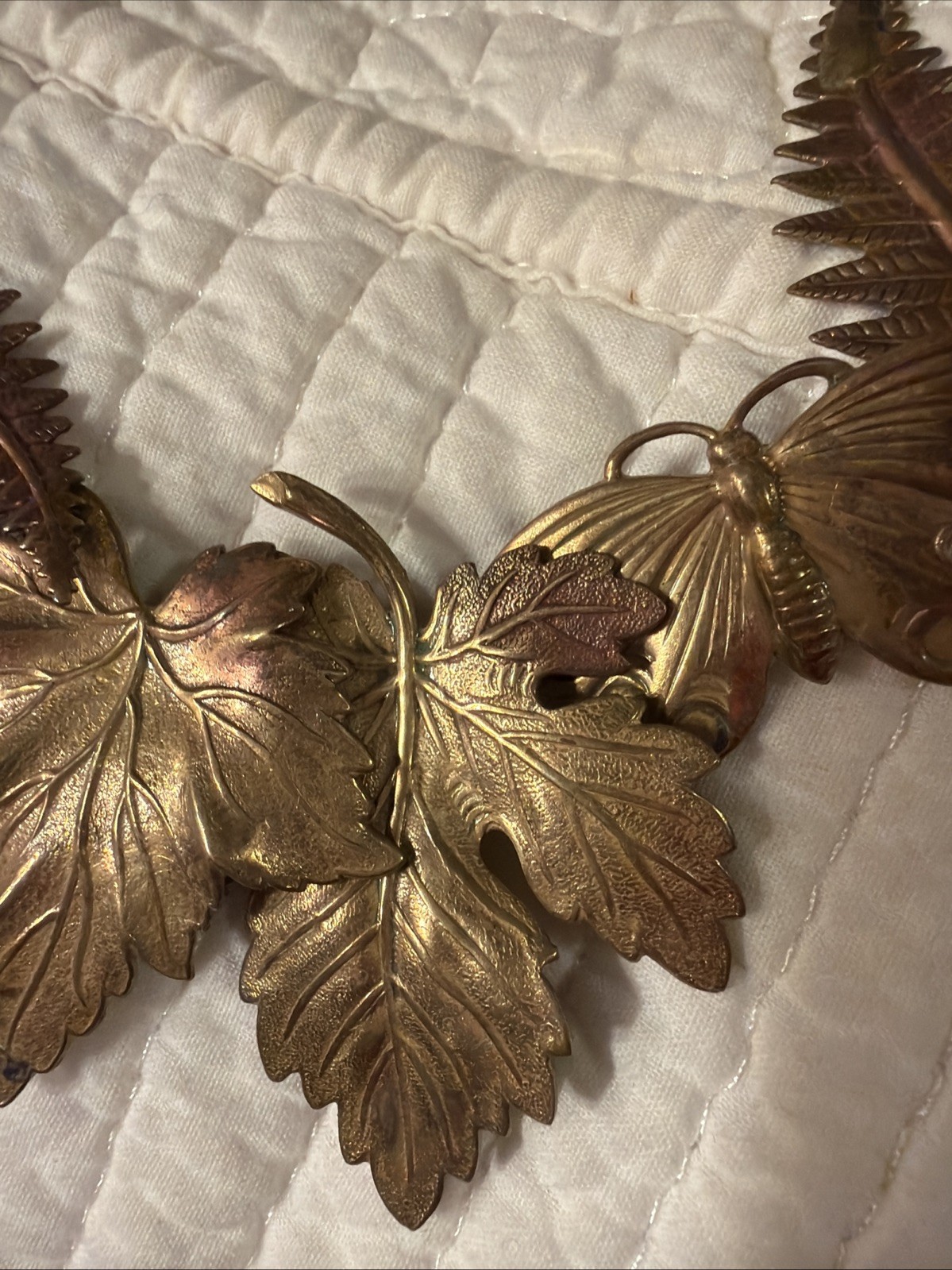 Vintage RARE… ROBERTO BY RFM BronzeTONE LARGE LEAF NECKLACE With Green Beads.