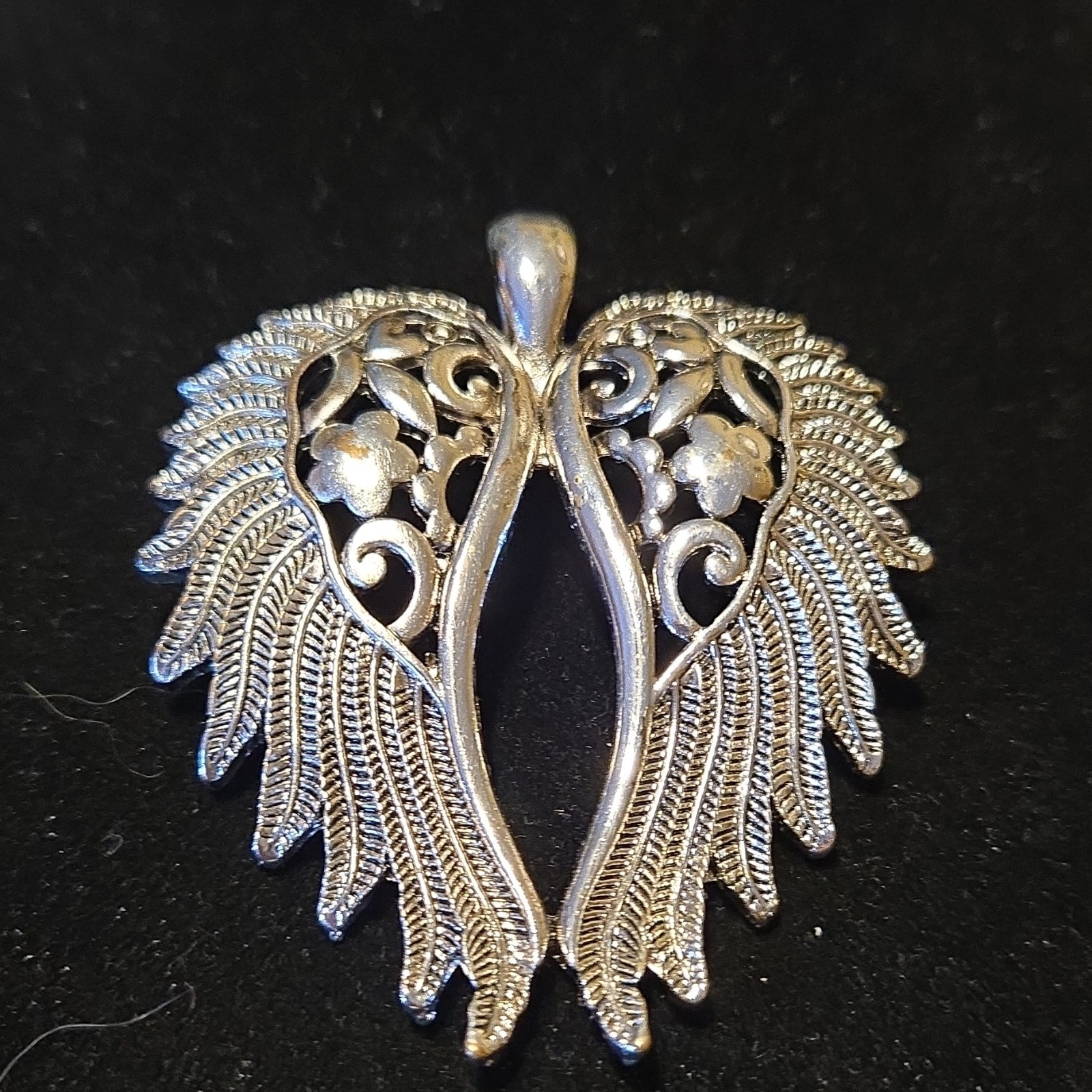 Silver Tone Angel Wing Pendant Charm Angels & Cherubs Fashion Jewelry