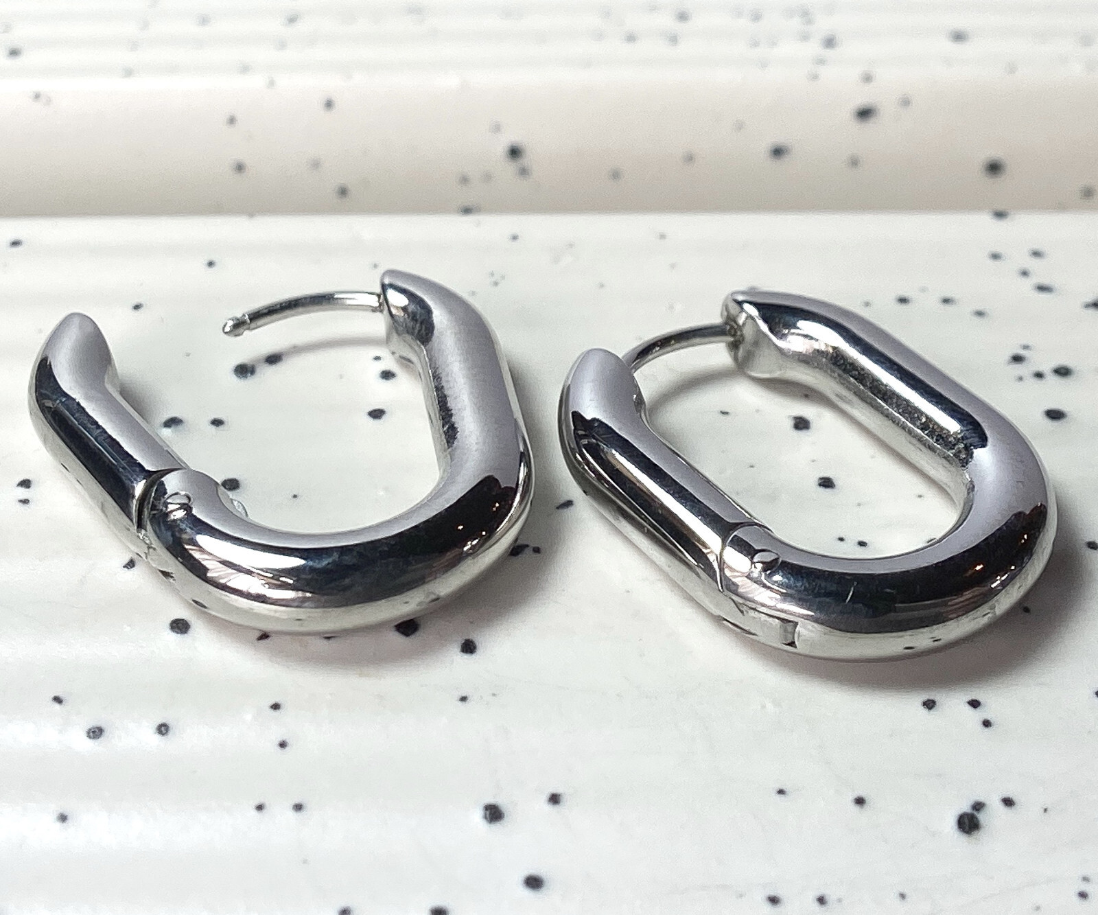 PAIR Rounded Rectangle Hinged Hoop Earrings 316L Stainless Steel 18g Hinge