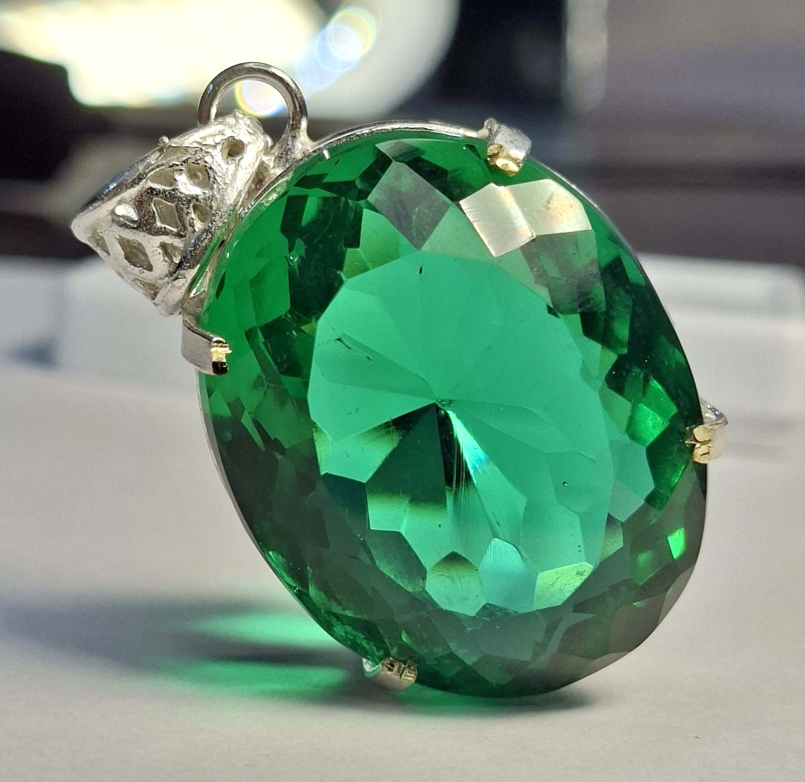 Green Topaz Pendant Oval Cut 99.95 Ct Lab-Created Gemstone Certified SB912