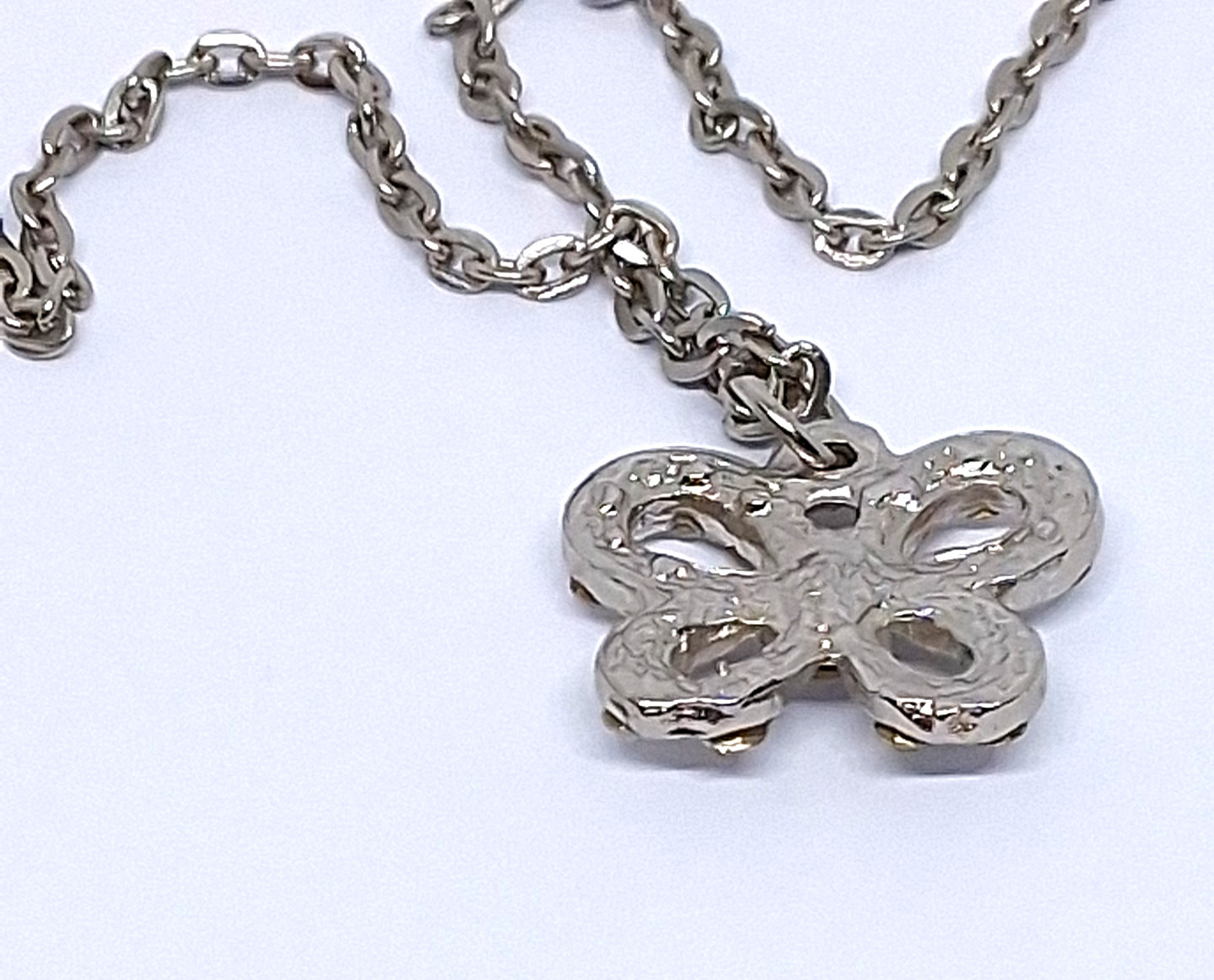 Vtg Clear Rhinestone & Silver-tone tone Butterfly Pendant 12 Inch Necklace
