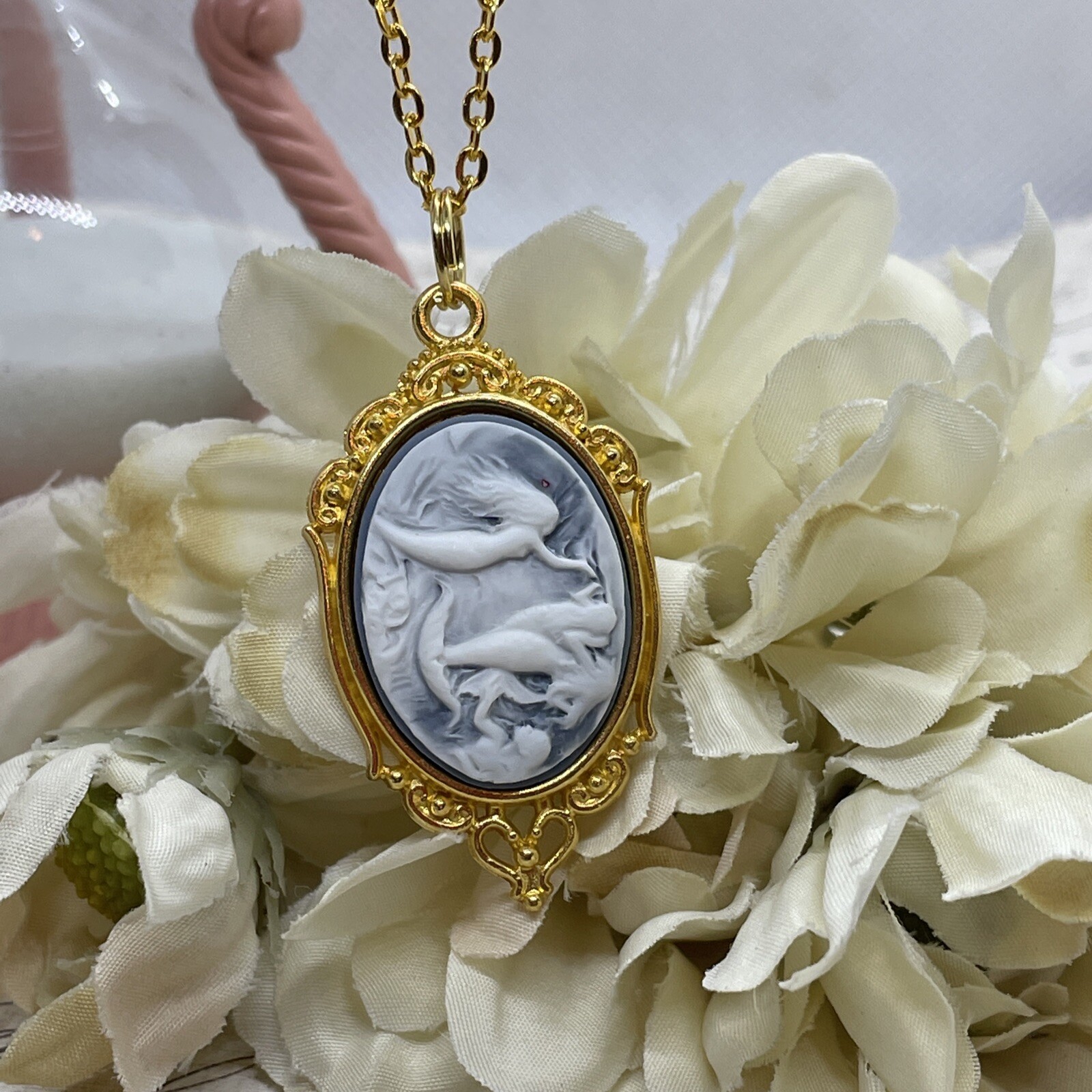 Mermaid Sea Life Beach Cameo Gold Heart setting Necklace Pendant Wedding Jewelry