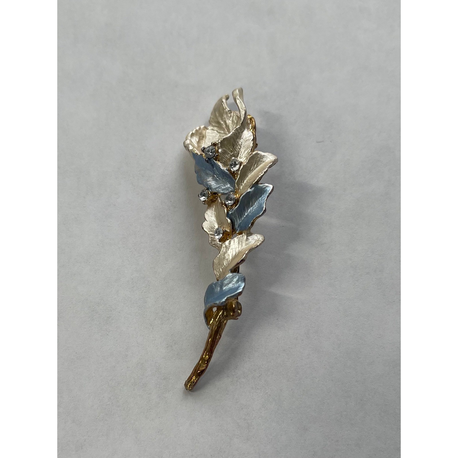 Vintage Floral Leaf Brooch Gold Tone Cream Blue Enamel Rhinestone Botanical Pin