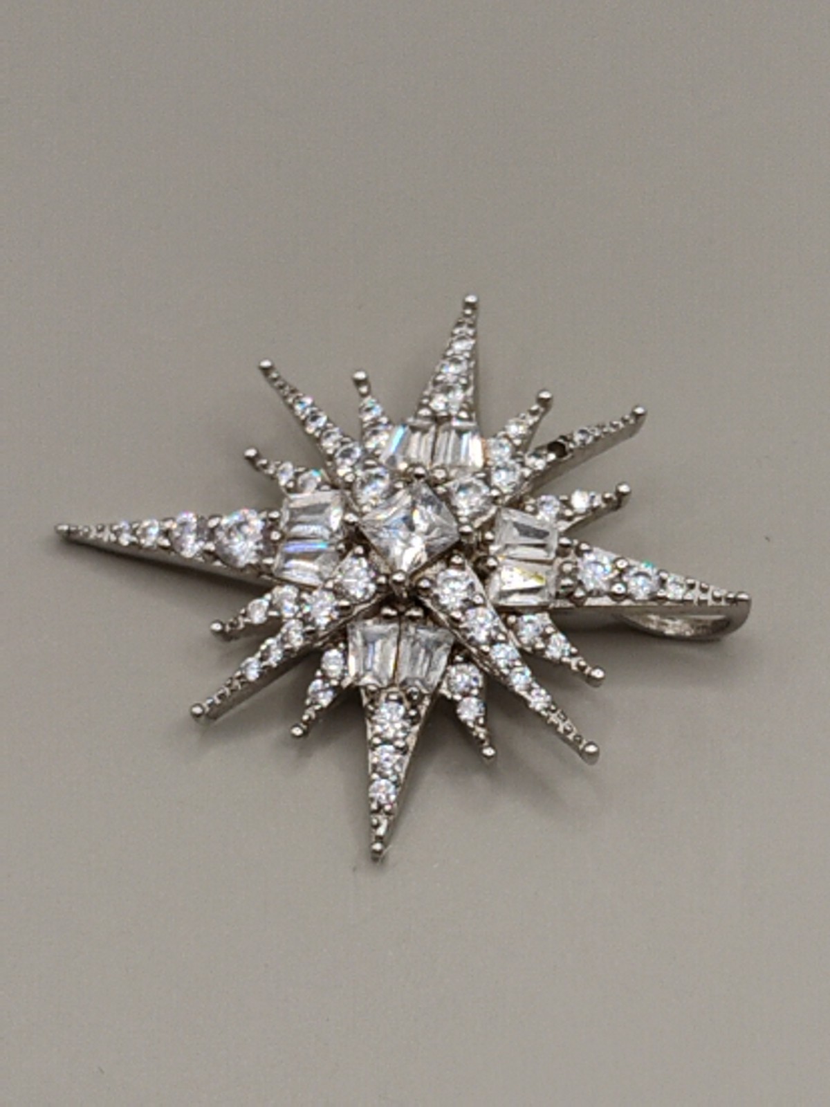 RL Sterling Silver CZ Round Stones Baguette Pendant Missing 1 Stone 2.2g Scrap