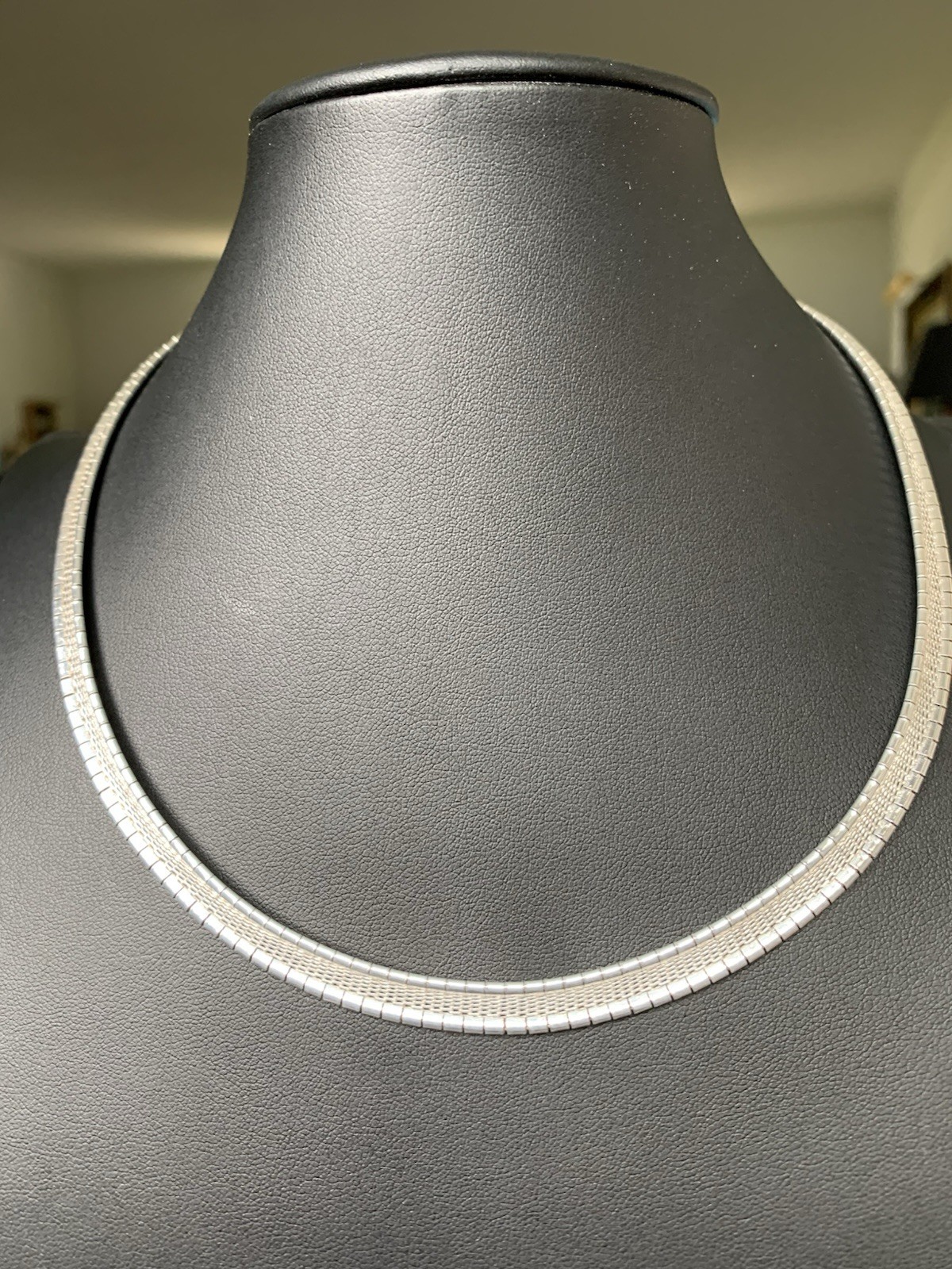 925 Sterling Silver Omega Necklace 8mm 18″ Italy Reversible with Cross 40 Grams