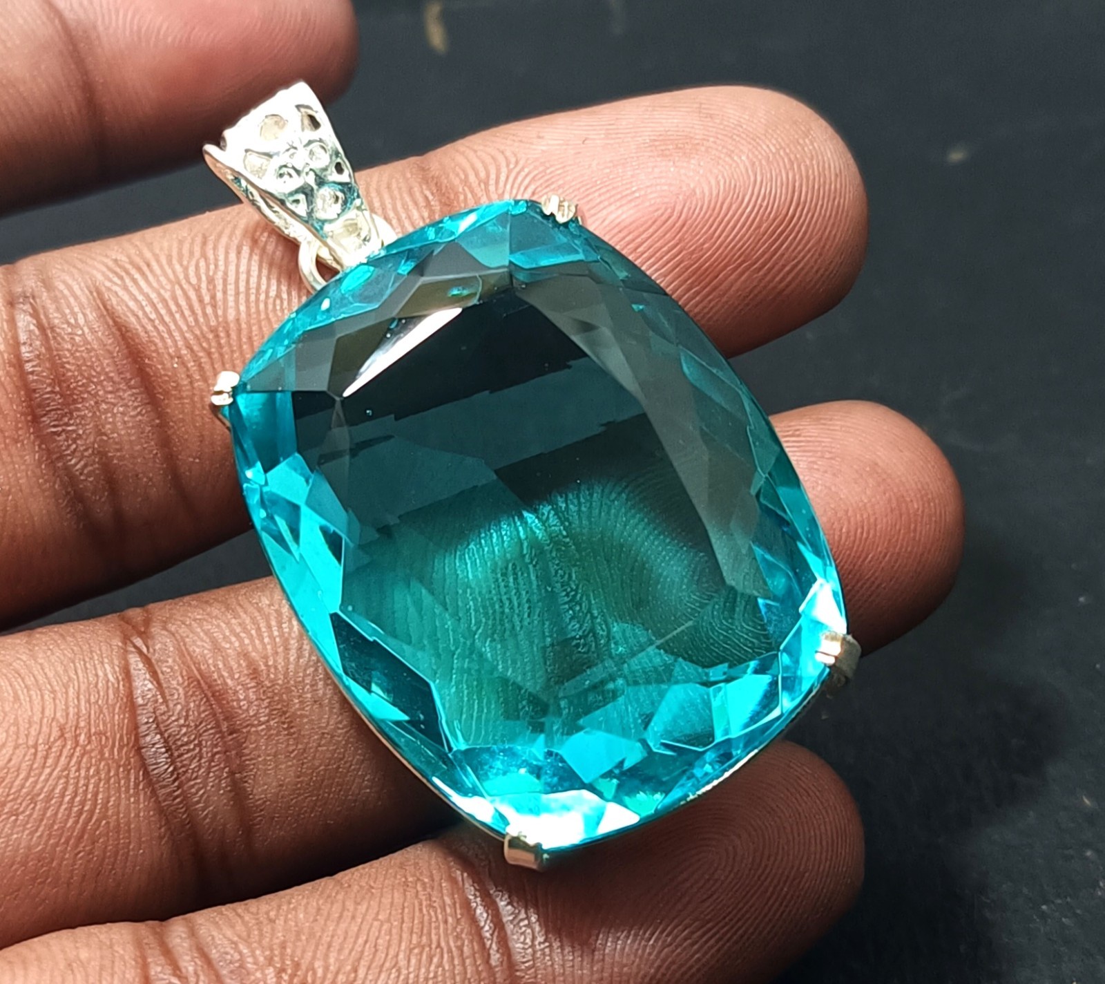 125.50 Ct Natural Blue Topaz 925 Solid Silver Pendant Certified Loose Gemstone