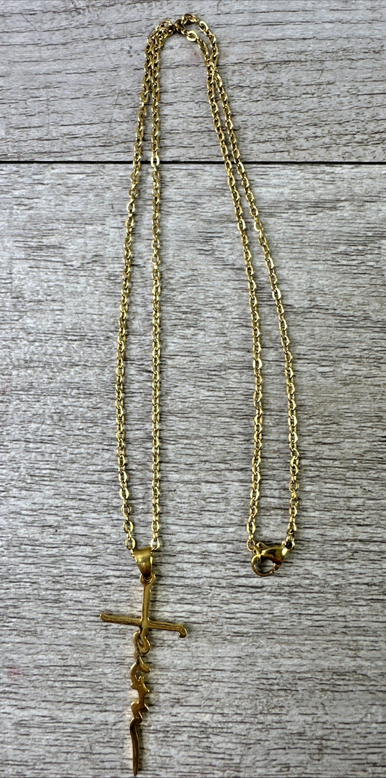 Unbranded Gold Tone “Faith” Pendant Necklace 19 in Chain