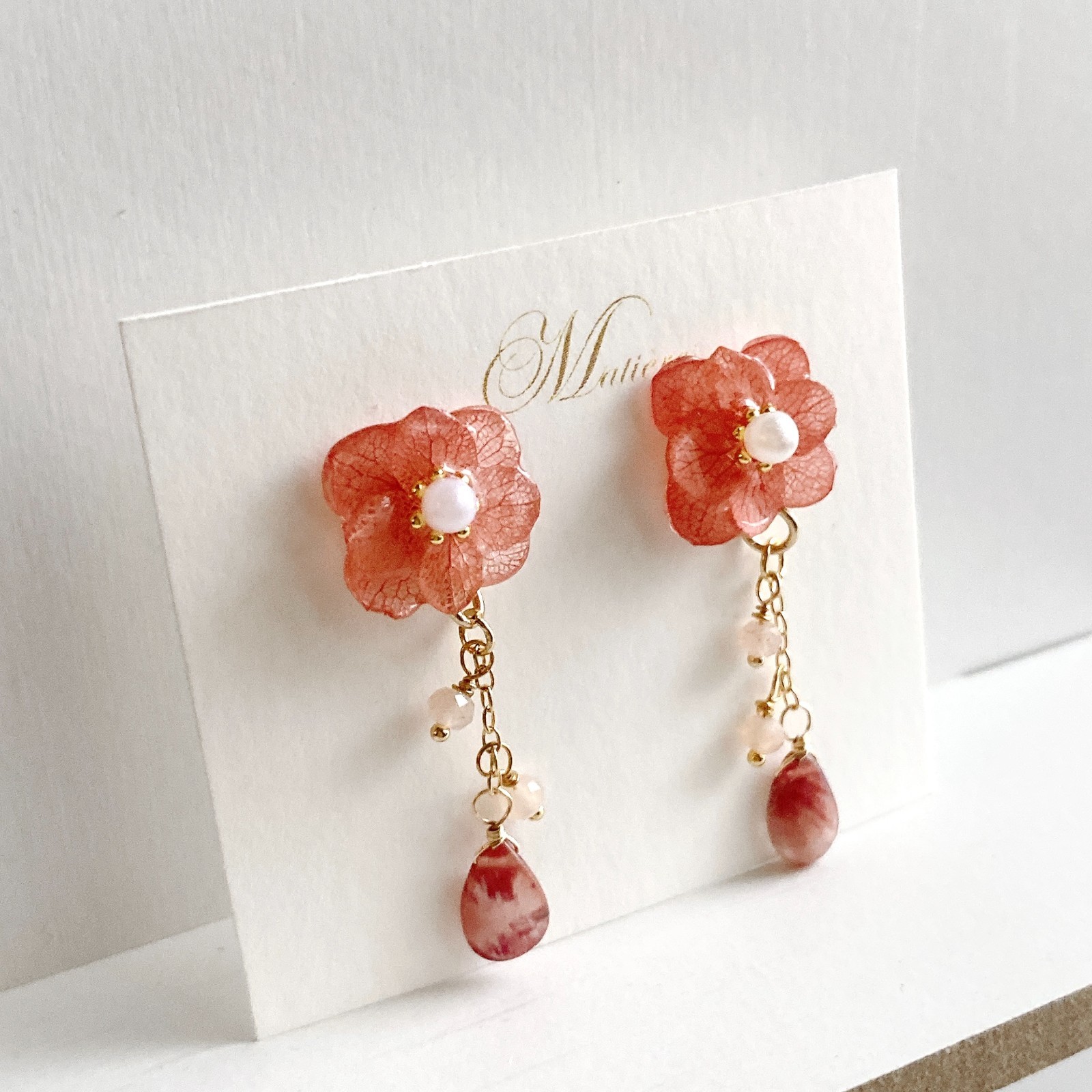 Preserved Annabelle Hydrangea & Natural Andesine Earrings | Annabelle Andesine