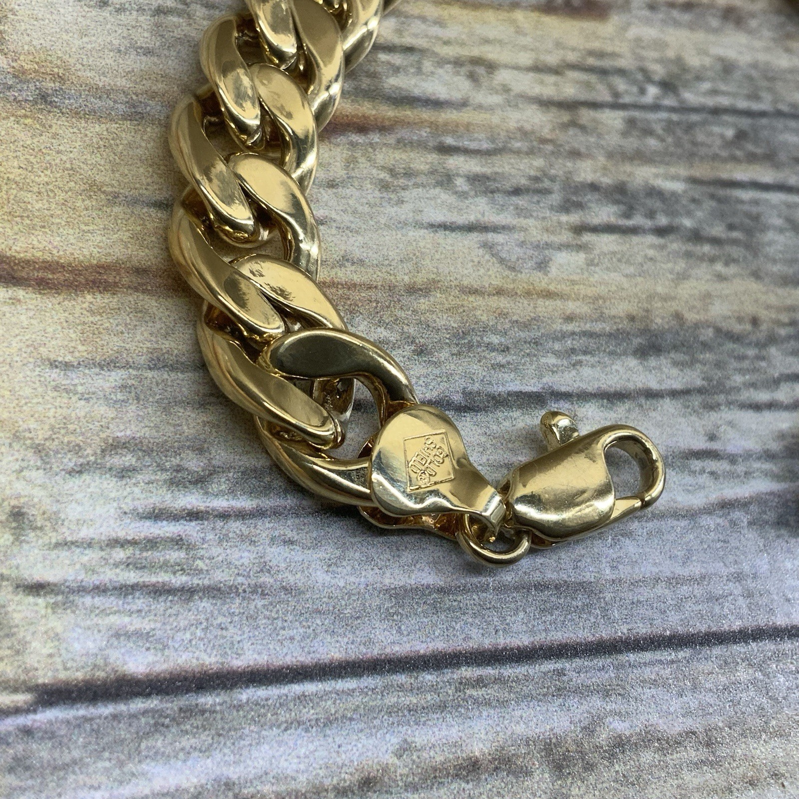 Marked Gold Shield curb chain bracelet Cuban link classic 7 inch