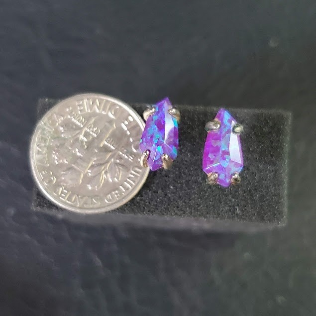 Kendra Scott Jillian Stud Earrings Purple Iridescent Dichroic Glass Gold Dainty