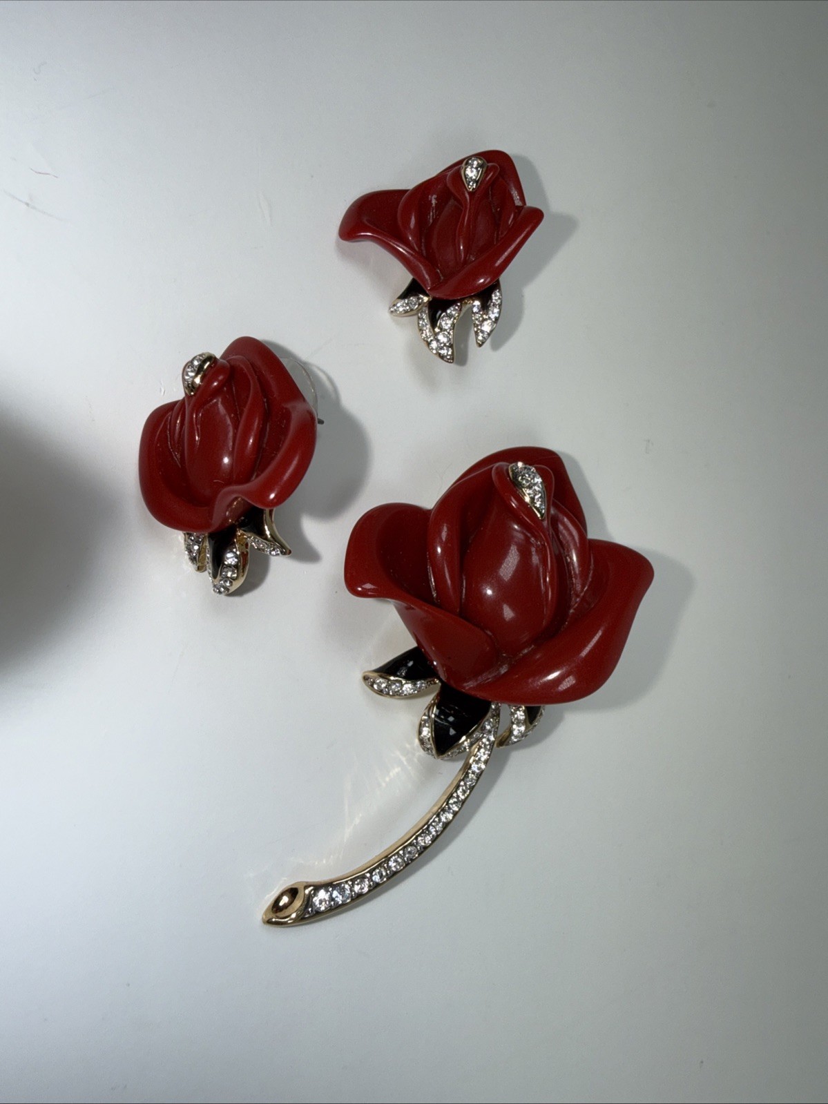Kenneth Jay Lane KJL ICONIC Red Rose Art Deco Crystal Pin & Pierced Earrings Set