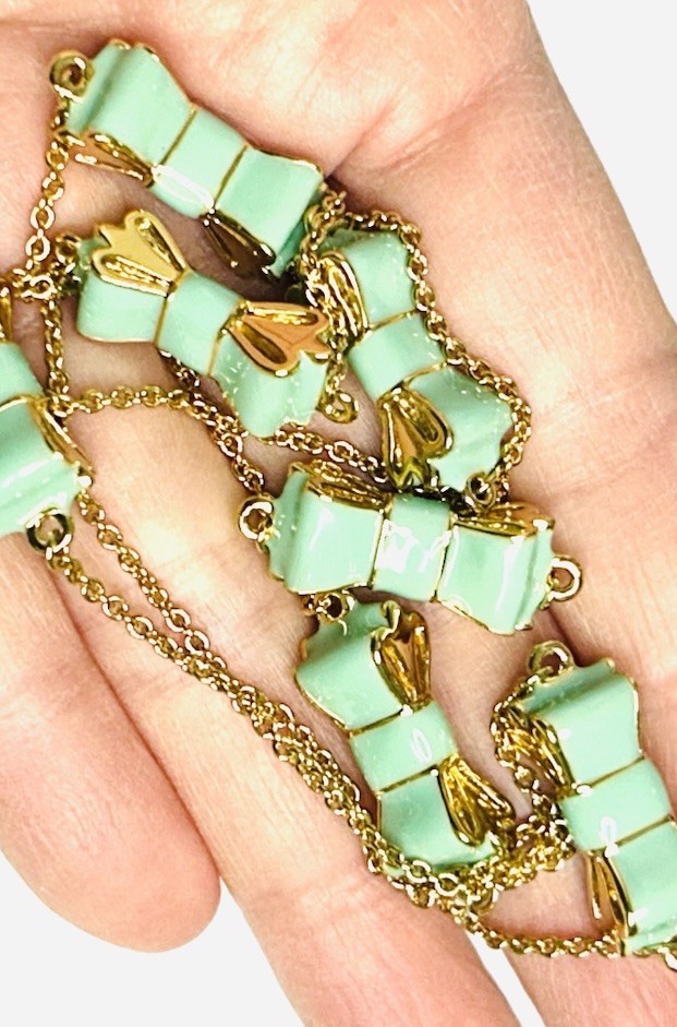 Kate Spade Mint Green Take A Bow Long Scatter Bow Ribbon Necklace EUC Cute!