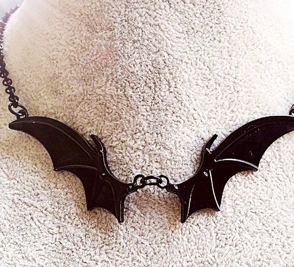 Trendy Black Gothic Vintage Halloween Vampire Bat Wings Pendant Necklace Gift