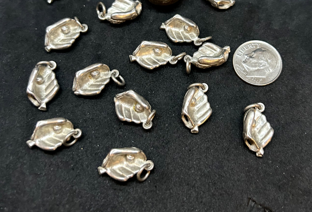 925 Sterling James Avery Baseball Glove Charm 0.75in – 3.07g