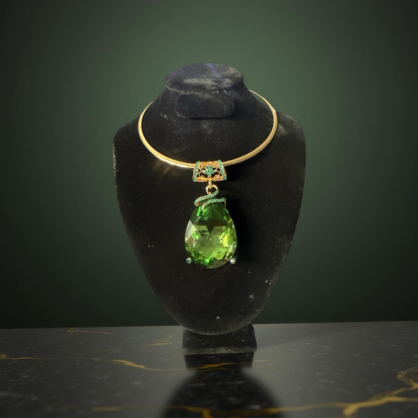 Womens Green Crystal Charmed Teardrop Pendant Chocker Necklace Lobster Clasp