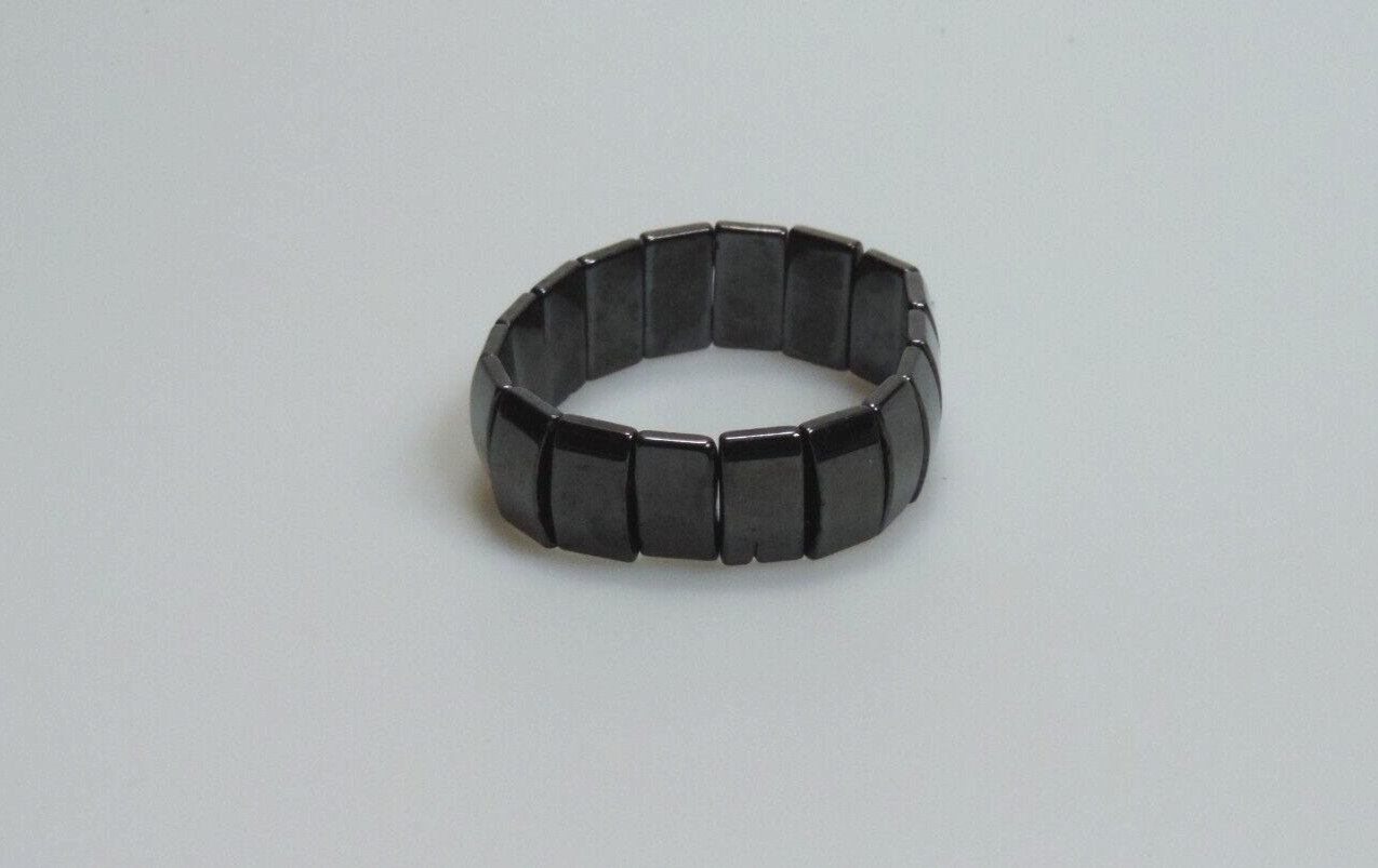 Bracelet, Stretch, Hemalyke (man-made) 18x10mm domed rectangle, 7 1/2″
