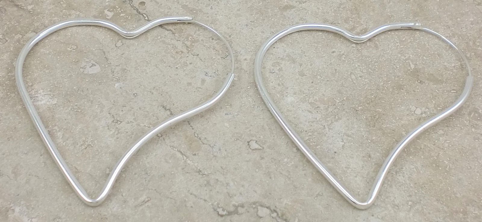 LARGE .925 STERLING SILVER HEART HOOP WIRE EARRINGS style# e1250