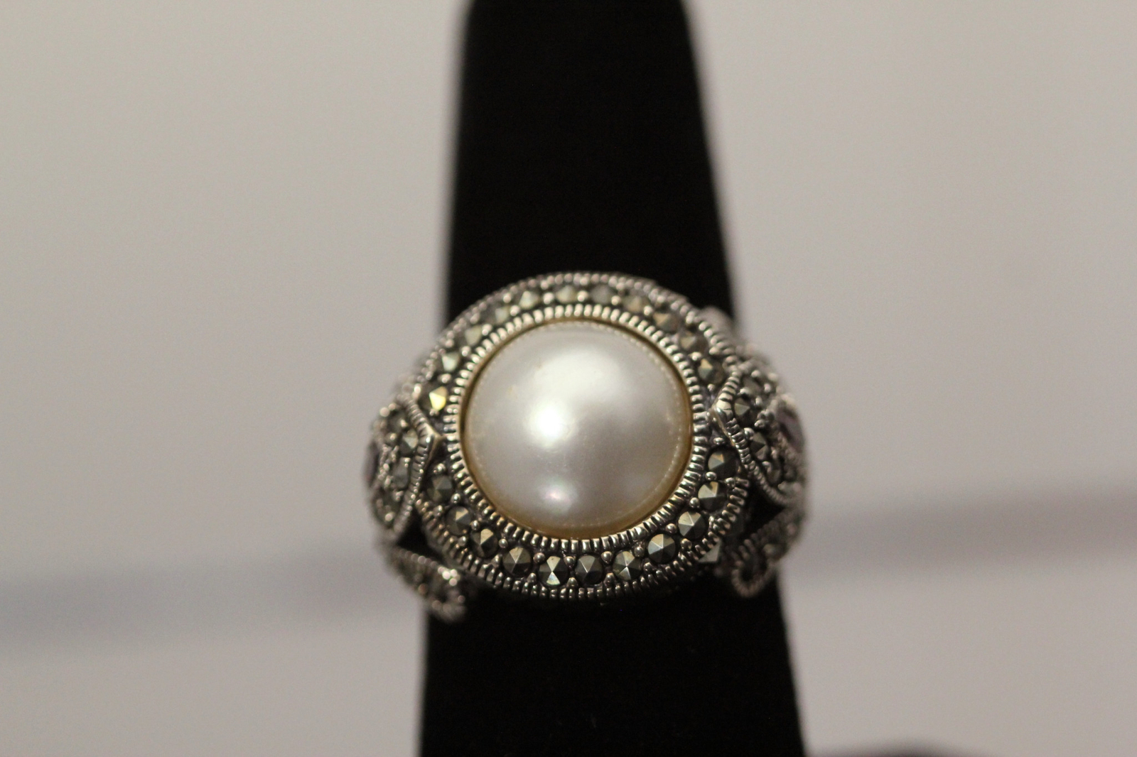 925 Sterling Round MOP & Red Marquise Stones W/Marcasite Accents 11.3G (RIN8908)
