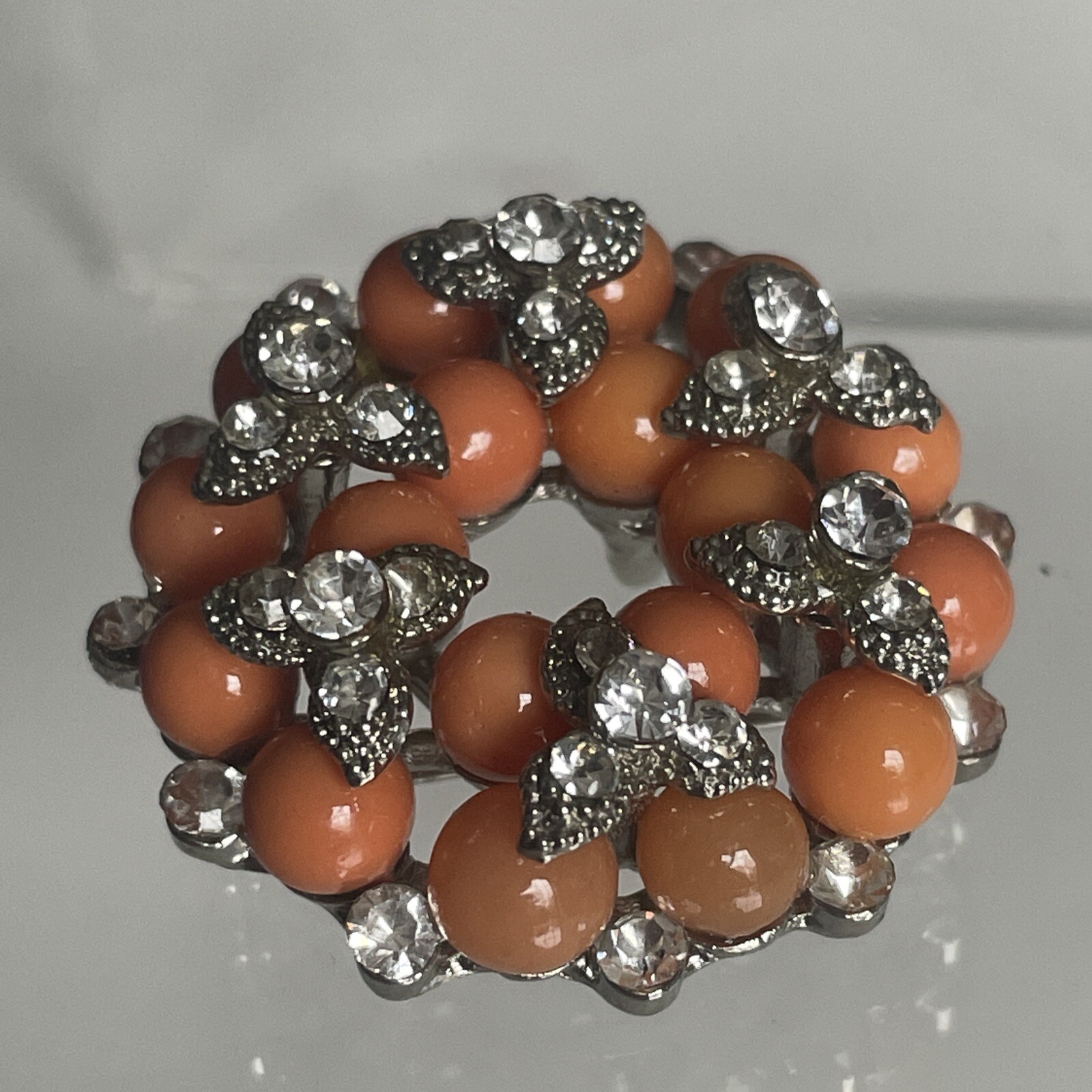 Coral Colored Bead & Rhinetone Wreath Brooch Pendant SilverTone E20