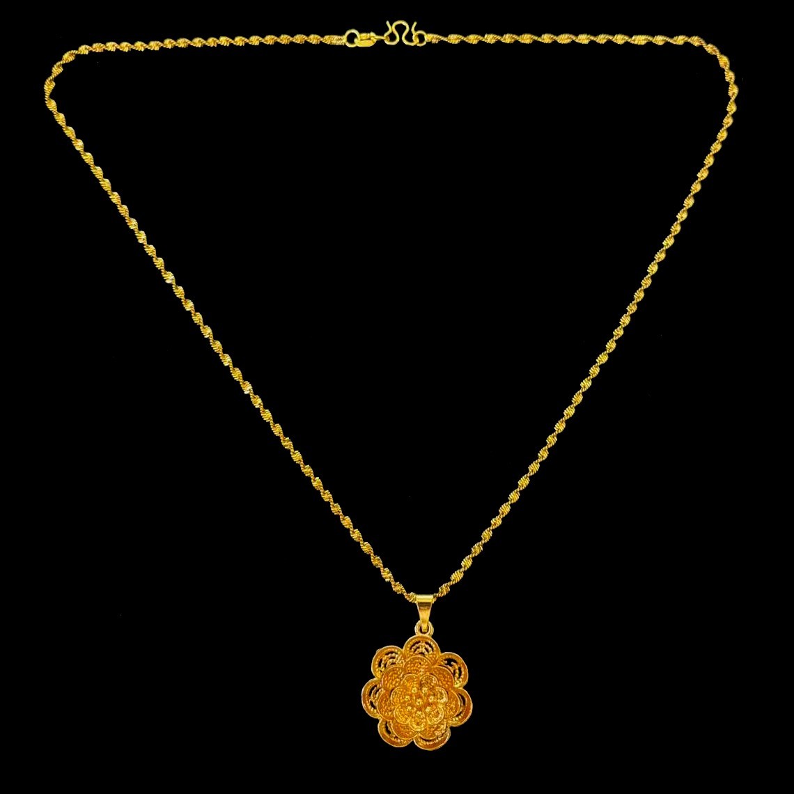 VTG Flower Gold-plated (NOT SURE) Hollowed-out Pendant Necklace, marked ‘999’