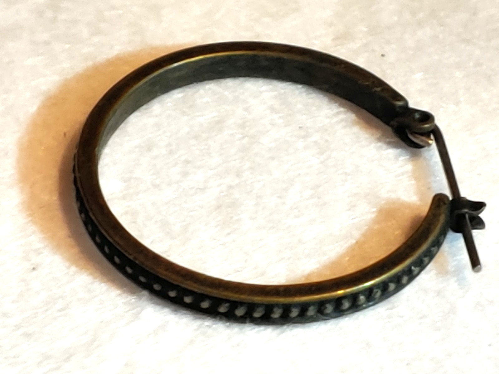 VTG – Pierced Earrings – Hoop – Metal Brass Tone – Textured as shown – 1 in Dia