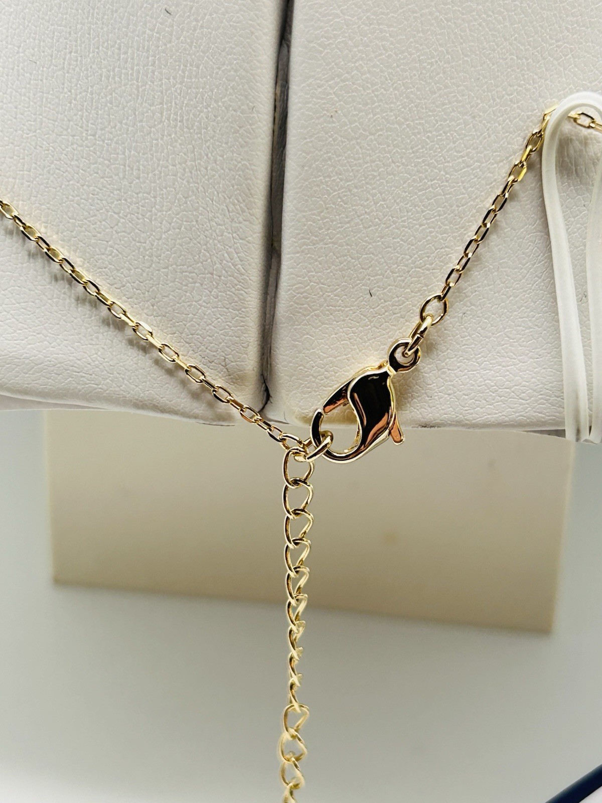 Swarovski Sparkling Dance Round Necklace Gold Tone White Floating Crystal NW Box