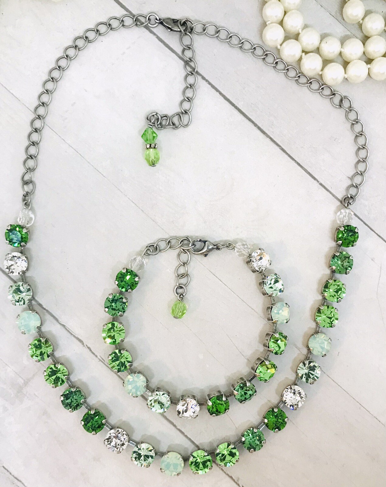 Mint GREEN Cup Chain Necklace with Crystal Elements GREEN CRYSTAL NECKLACE