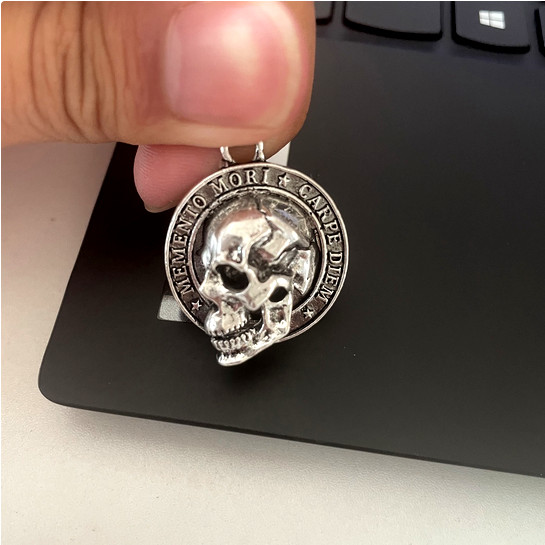 MOMENTO MORI CARPE DIEM SKULL DEATH Pendant on 22″ 925 Plate Silver Necklace Men