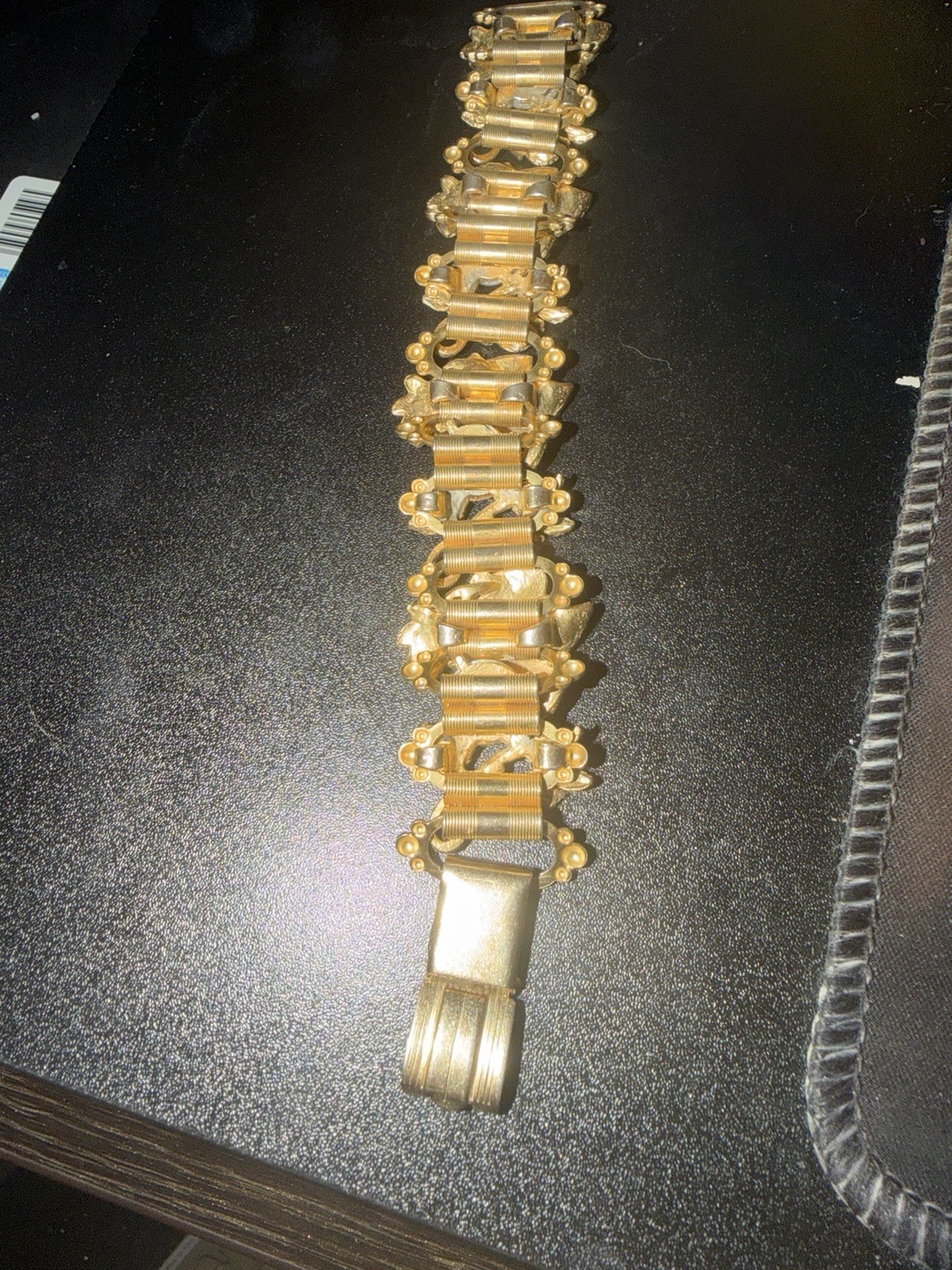 Vintage gold Tone frosted Floral Leaf Link Bracelet White Round gems 💎6.5 in