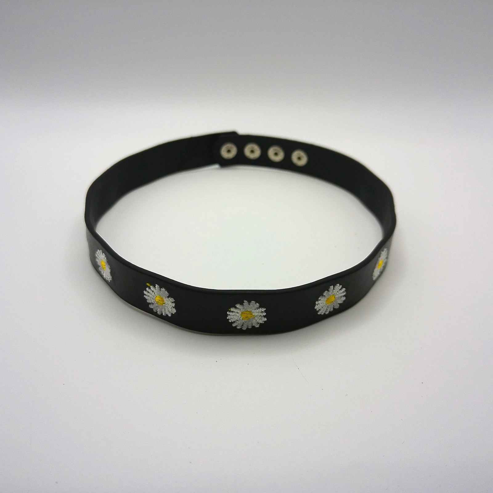 Boho-style Daisy Choker Necklace Embroidered White and Yellow flowers on black