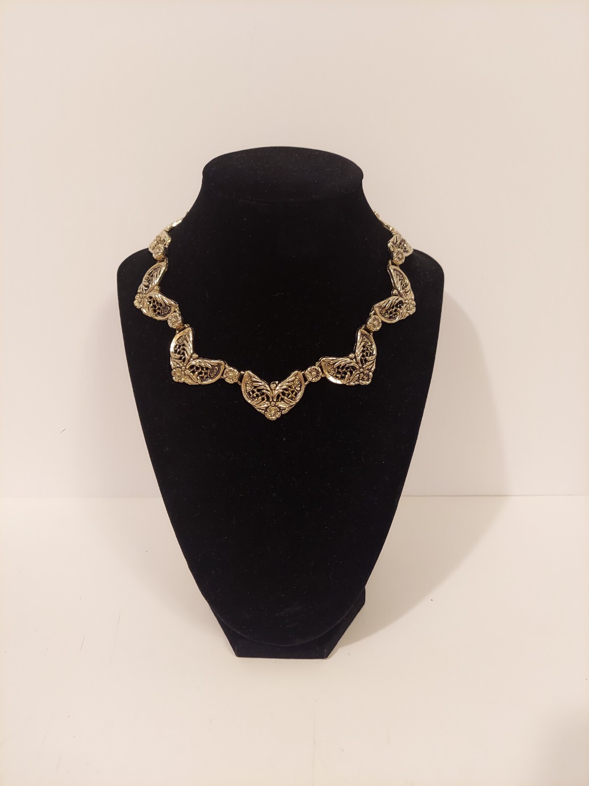 Goldtone Collar Statement Necklace 14 Inches