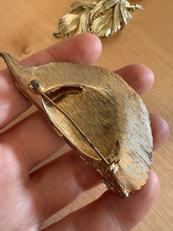 Four Vintage Designer Brooches – Sphinx, Lisner, Sarah Coventry and Jewelcraft