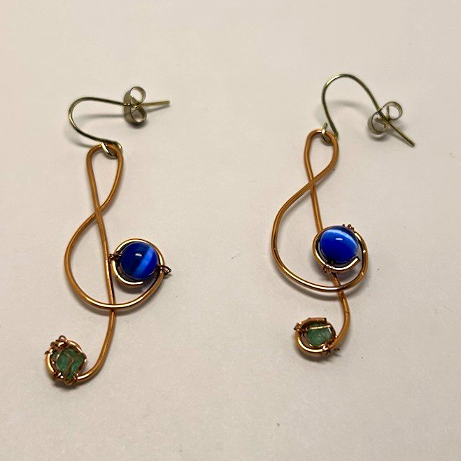 Gold Tone Asymmetrical Swirl Dangle/Drop Earrings Metal Blue/Green Treble Clef