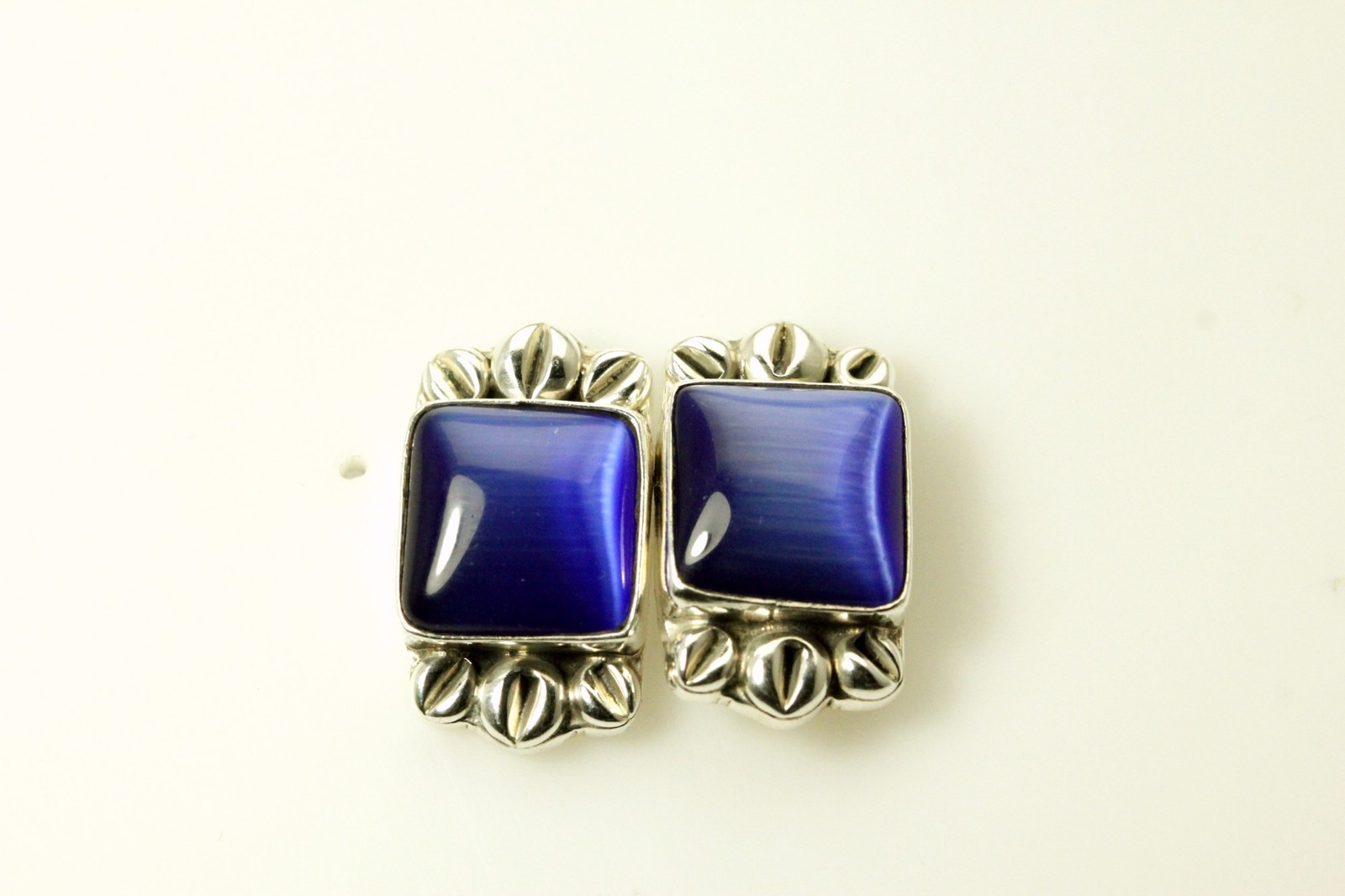 925 Sterling Silver Square Blue Stone Earrings Post 17 grams (EAR4294)