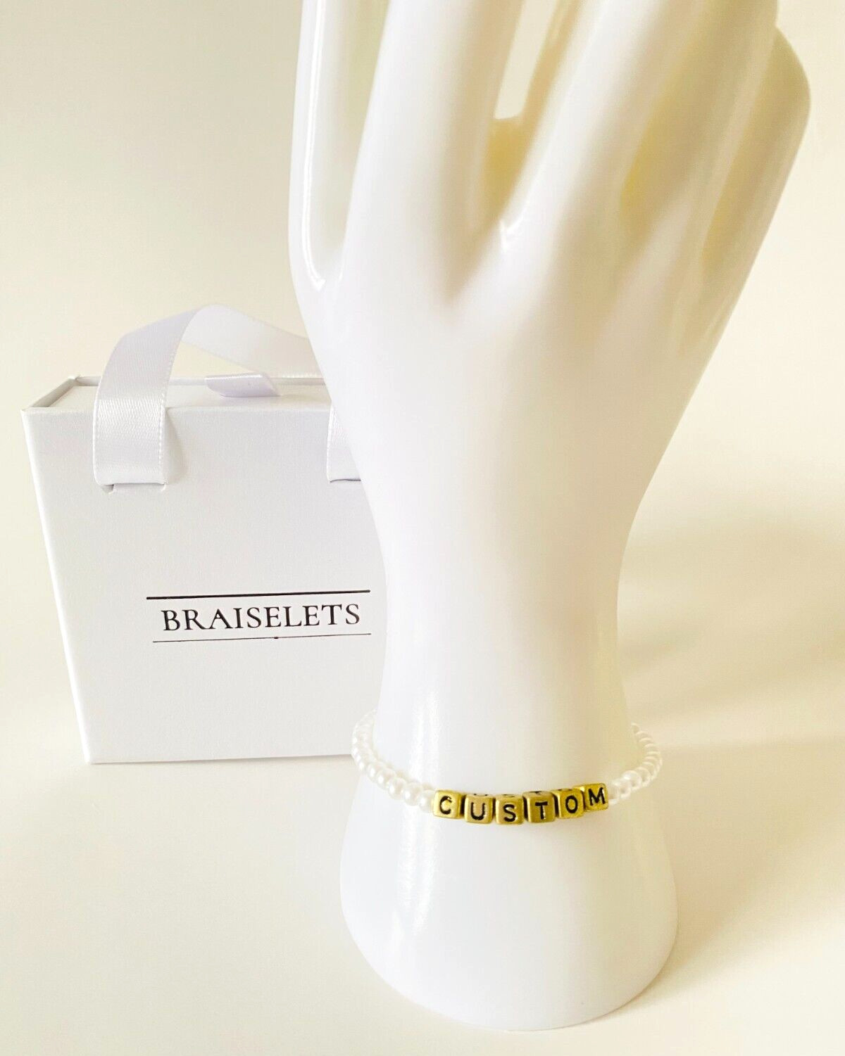 White Pearls Custom Name Team Bracelet Personalized Party Favor Gift Women Kids