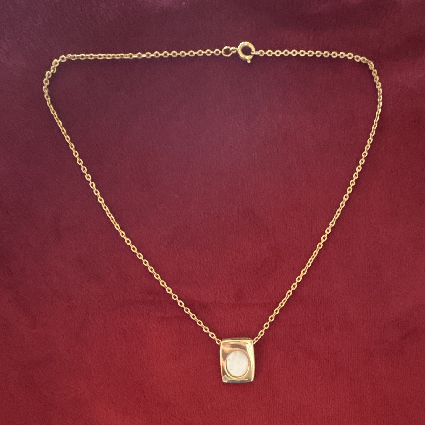 Park Lane Signed Gold Tone Cable Chain Necklace Rectangular Pendant Oval White