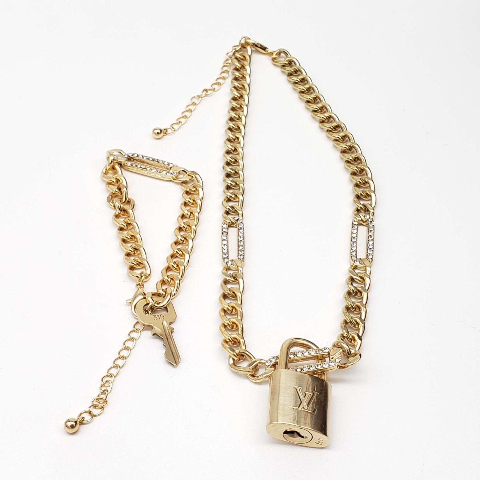 Louis Vuitton Lock & Key with Unbranded Gold Plated Chain Necklace