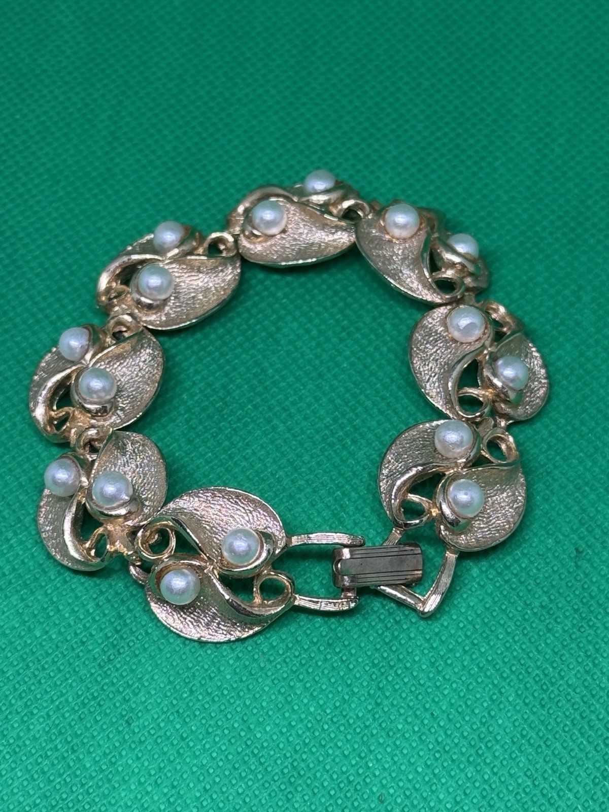 Vintage Gold-Tone Faux Pearl Rhinestone Bracelet 7.5 inch